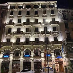Hotel Mokinba King, Milán